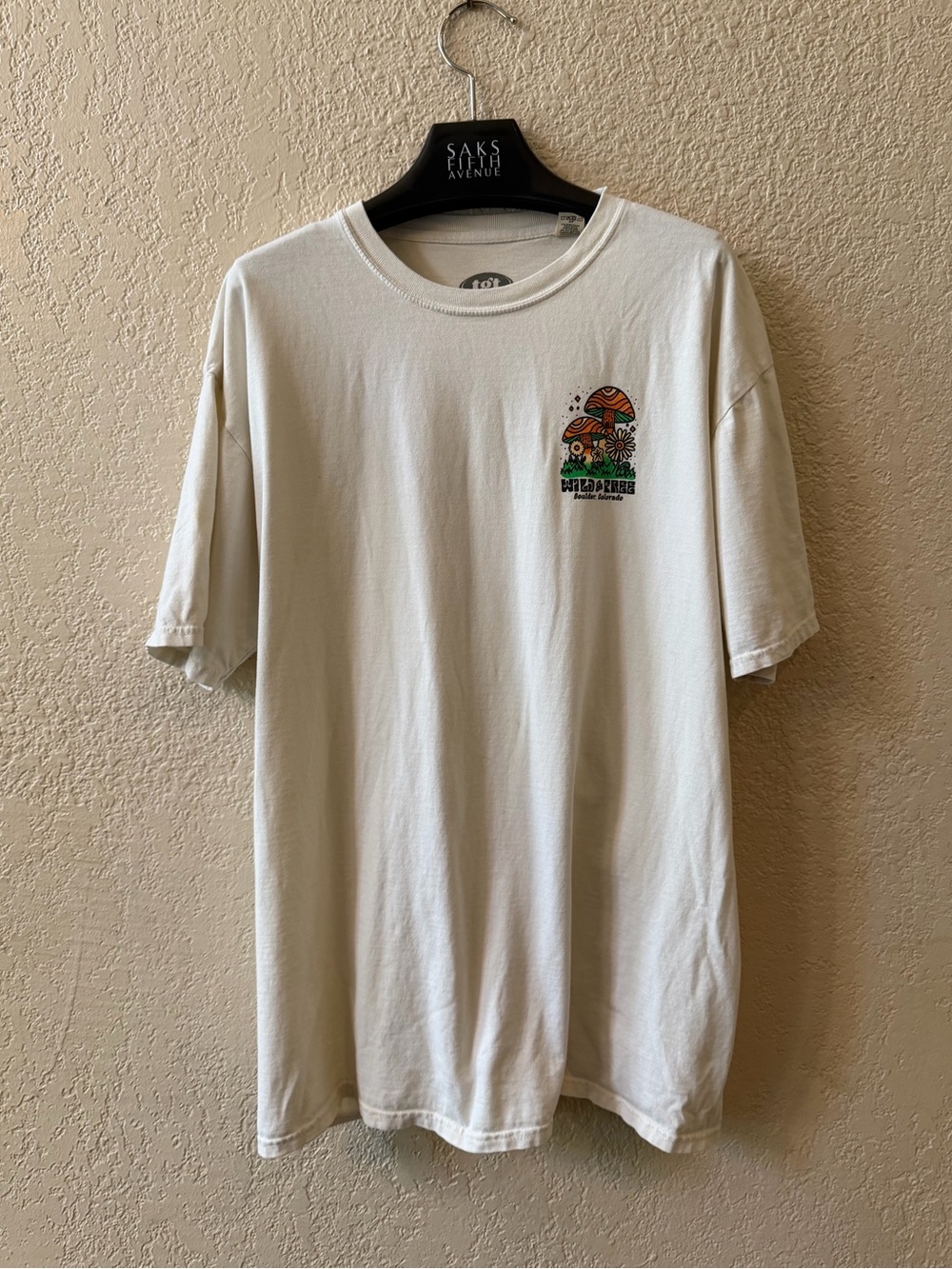 TGT “Wild & Free” Boulder Colorado Graphic T-shirt Unisex XL Mushroom Cream NWOT